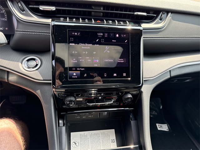 2025 Jeep Grand Cherokee Laredo photo 21