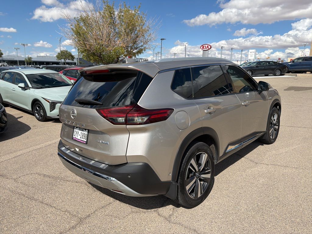 2023 Nissan Rogue Platinum photo 5