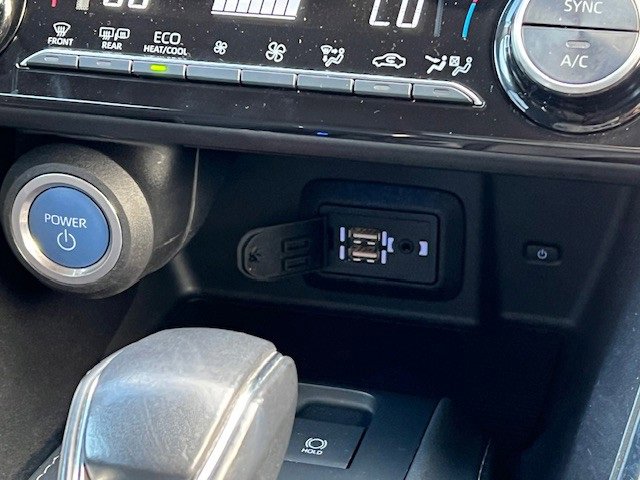 2021 Toyota Venza LE photo 22