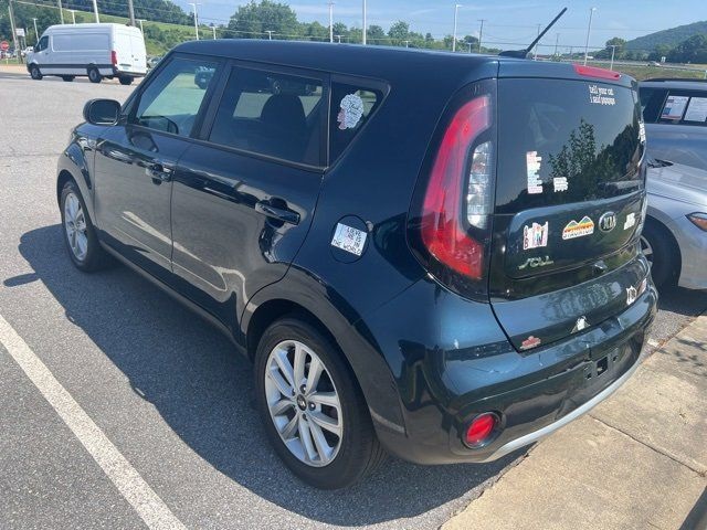 2017 Kia Soul Plus photo 3