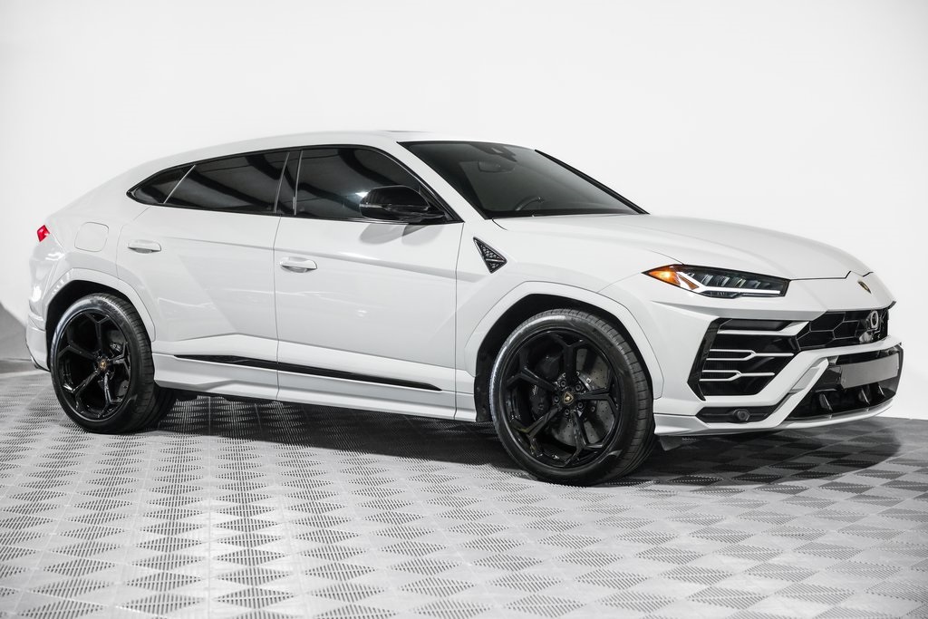 2020 Lamborghini Urus Base photo 4