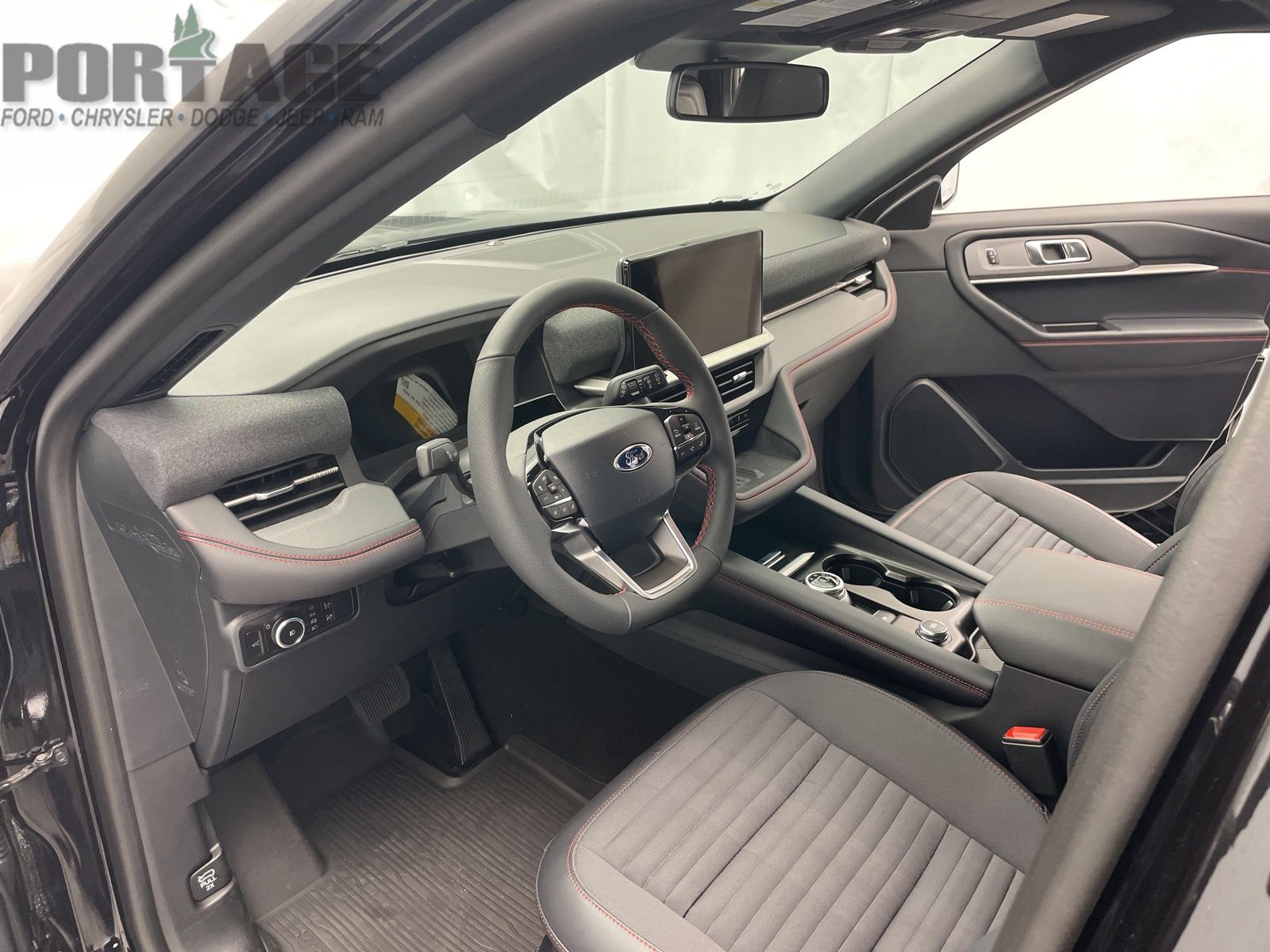 2025 Ford Explorer ST-Line photo 10