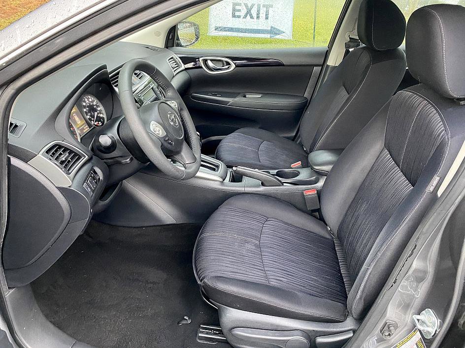 2016 Nissan Sentra SV photo 3
