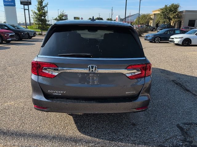 2019 Honda Odyssey Touring photo 5