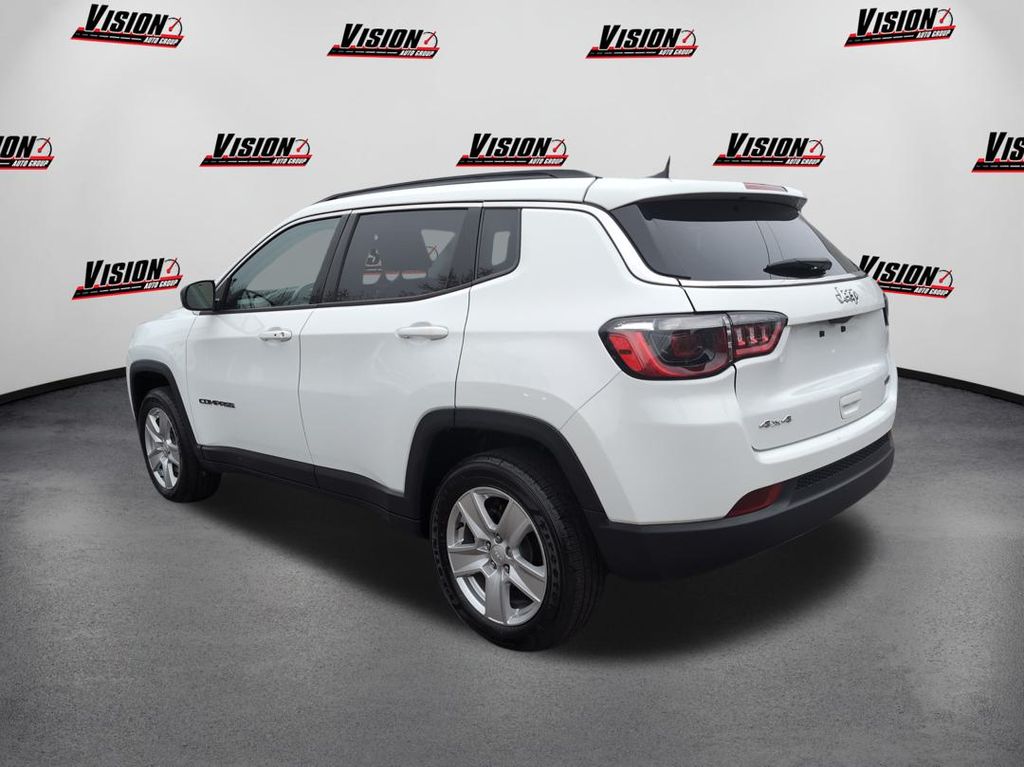 2022 Jeep Compass Latitude photo 4