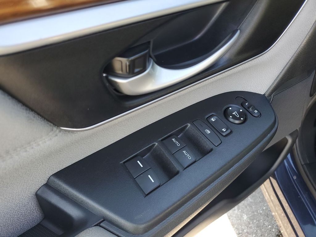 2018 Honda CR-V EX photo 40