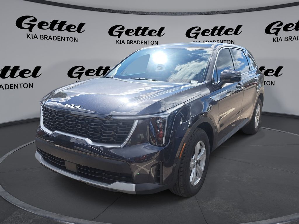 2025 Kia Sorento LX's photo