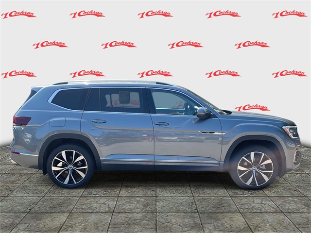 2024 Volkswagen Atlas SEL Premium R-Line photo 2