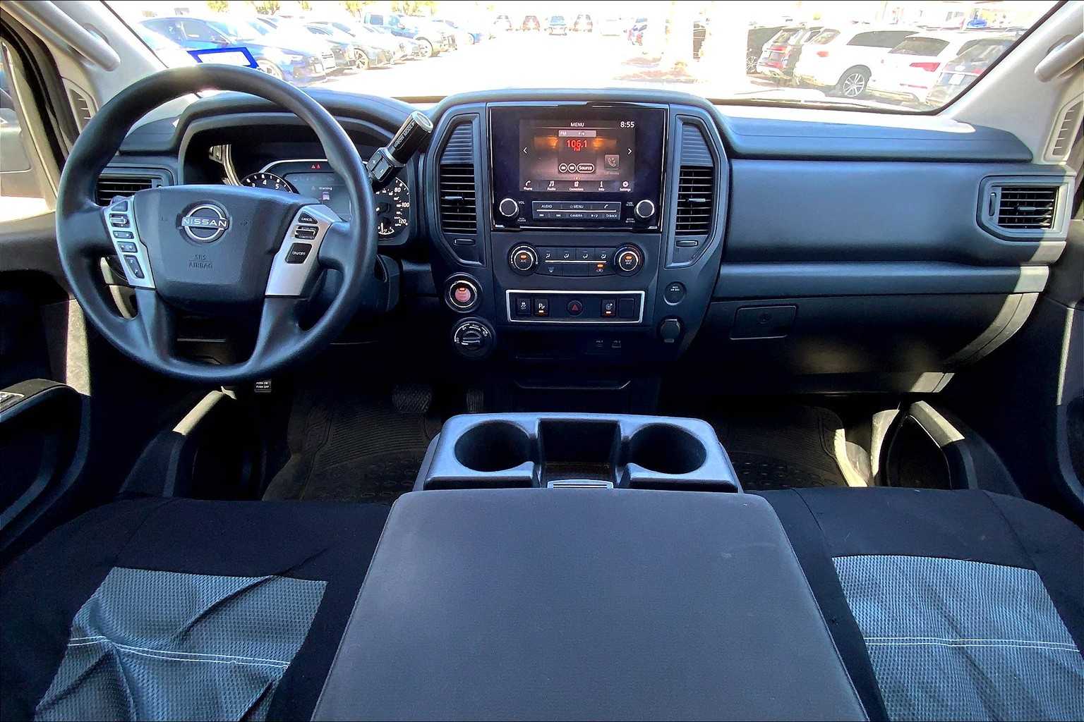2023 Nissan Titan S Crew Cab photo 13