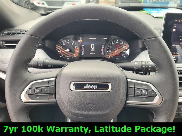 2024 Jeep Compass Latitude photo 24