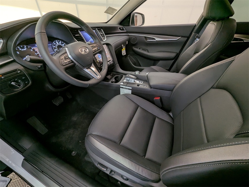 2025 Infiniti QX50 Luxe AWD photo 6