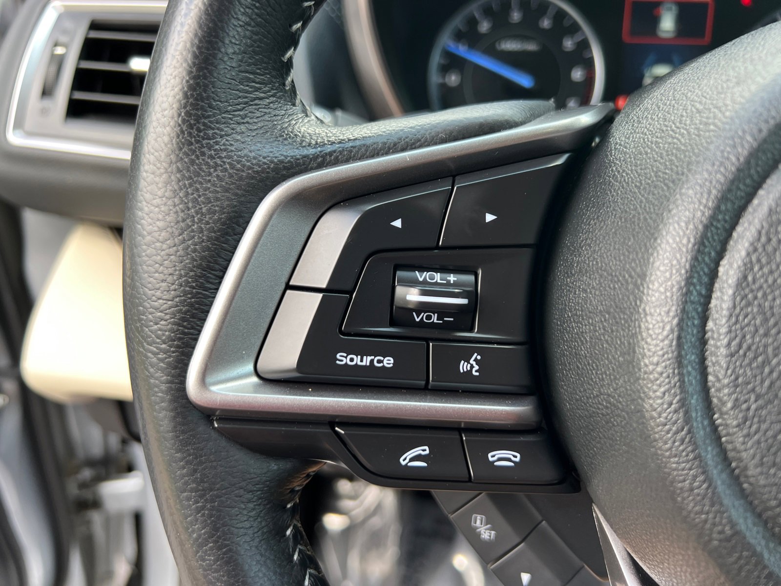 2020 Subaru Ascent Limited photo 25