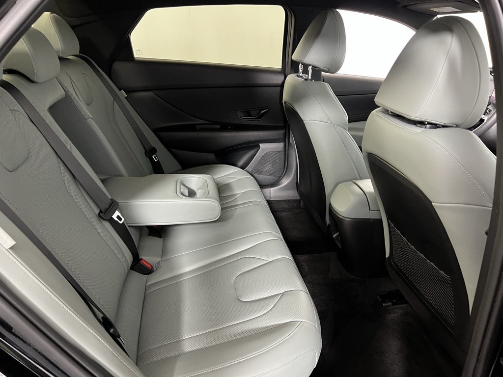 2024 Hyundai Elantra Hybrid Limited photo 25