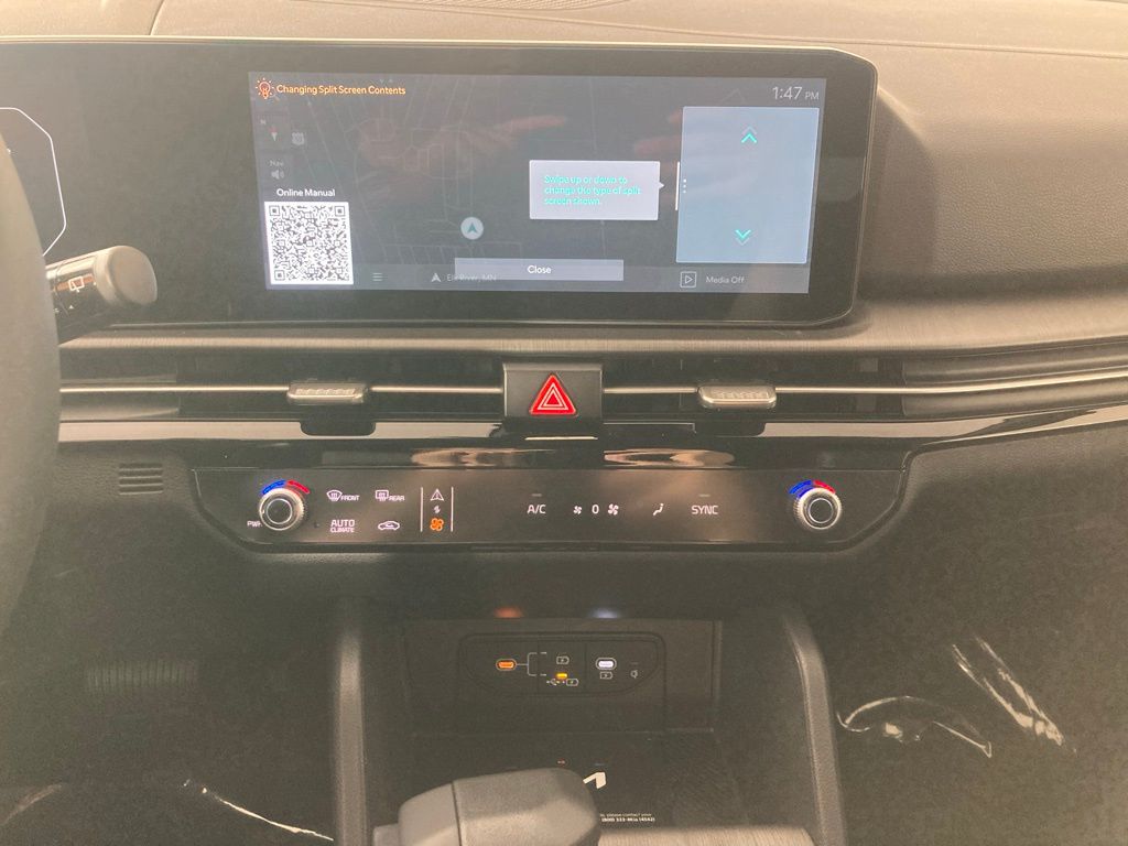 2026 Kia Sportage X-Line photo 2