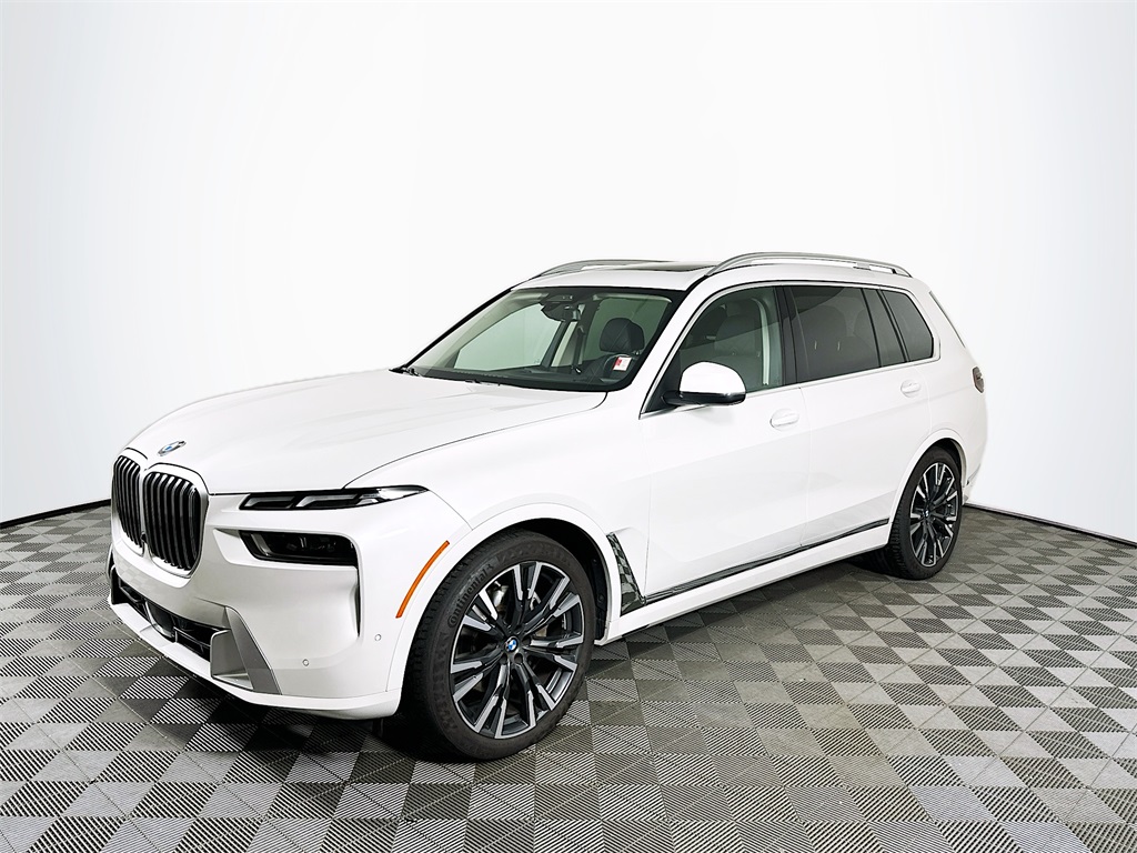 2023 BMW X7 40i's photo