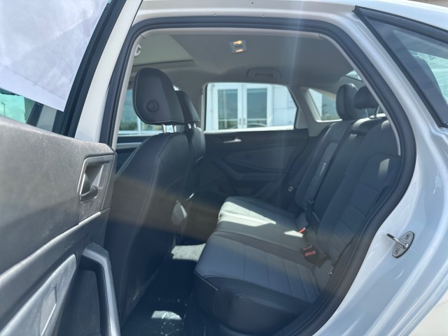 2025 Volkswagen Jetta SE photo 19