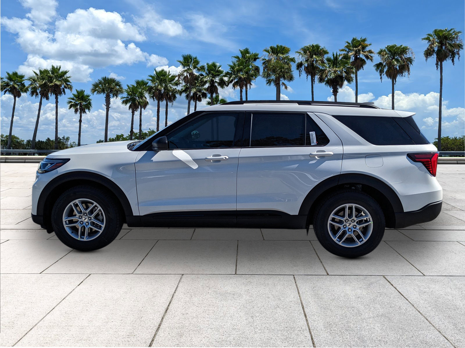 2026 Ford Explorer photo 2