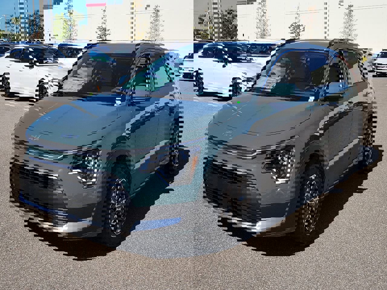 2025 Kia Niro EX photo 2