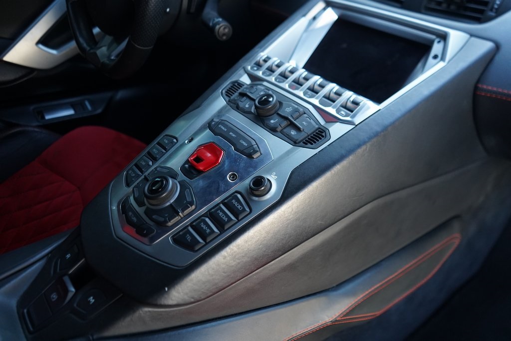 2012 Lamborghini Aventador photo 21