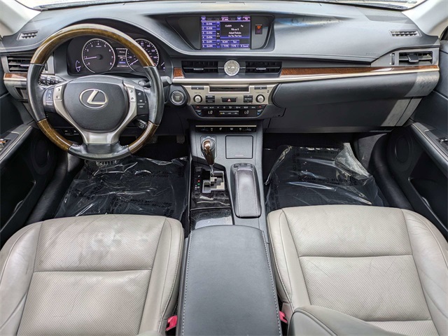 2013 Lexus ES 350 photo 7