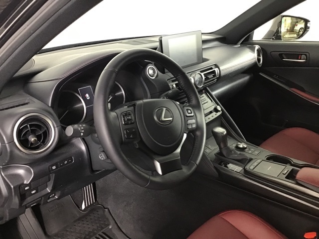 2022 Lexus IS 300 photo 8