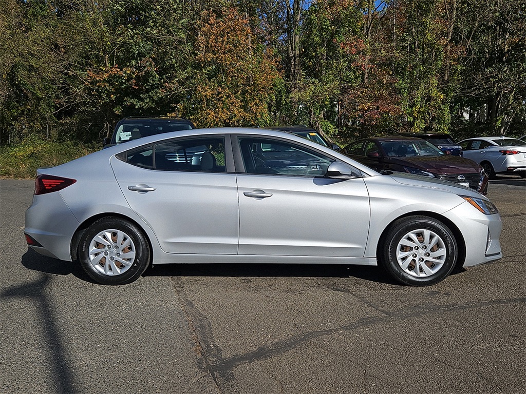 2019 Hyundai Elantra SE photo 4