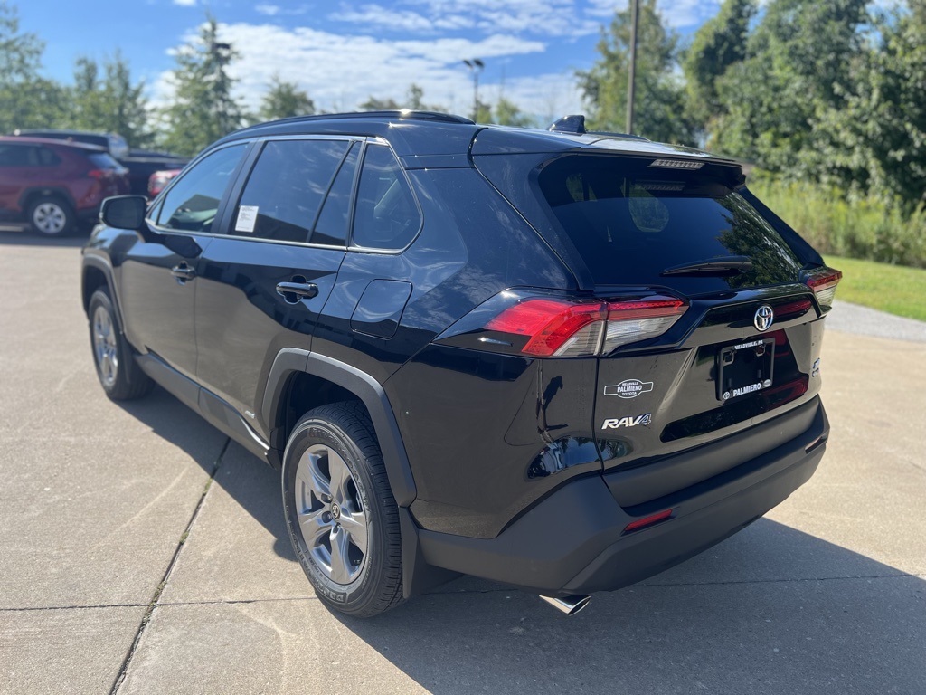 2025 Toyota RAV4 Hybrid XLE photo 2