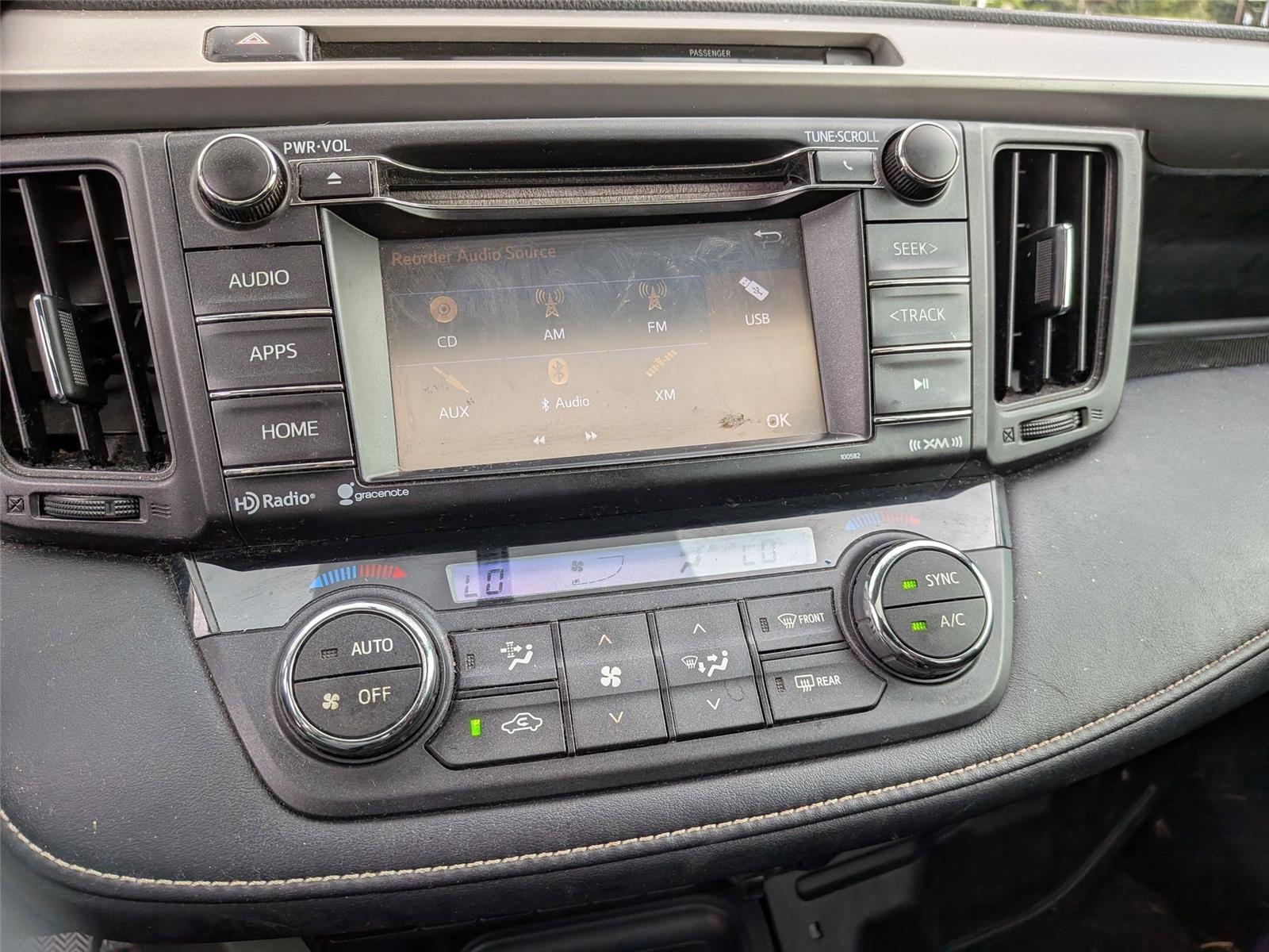 2016 Toyota RAV4 XLE photo 13