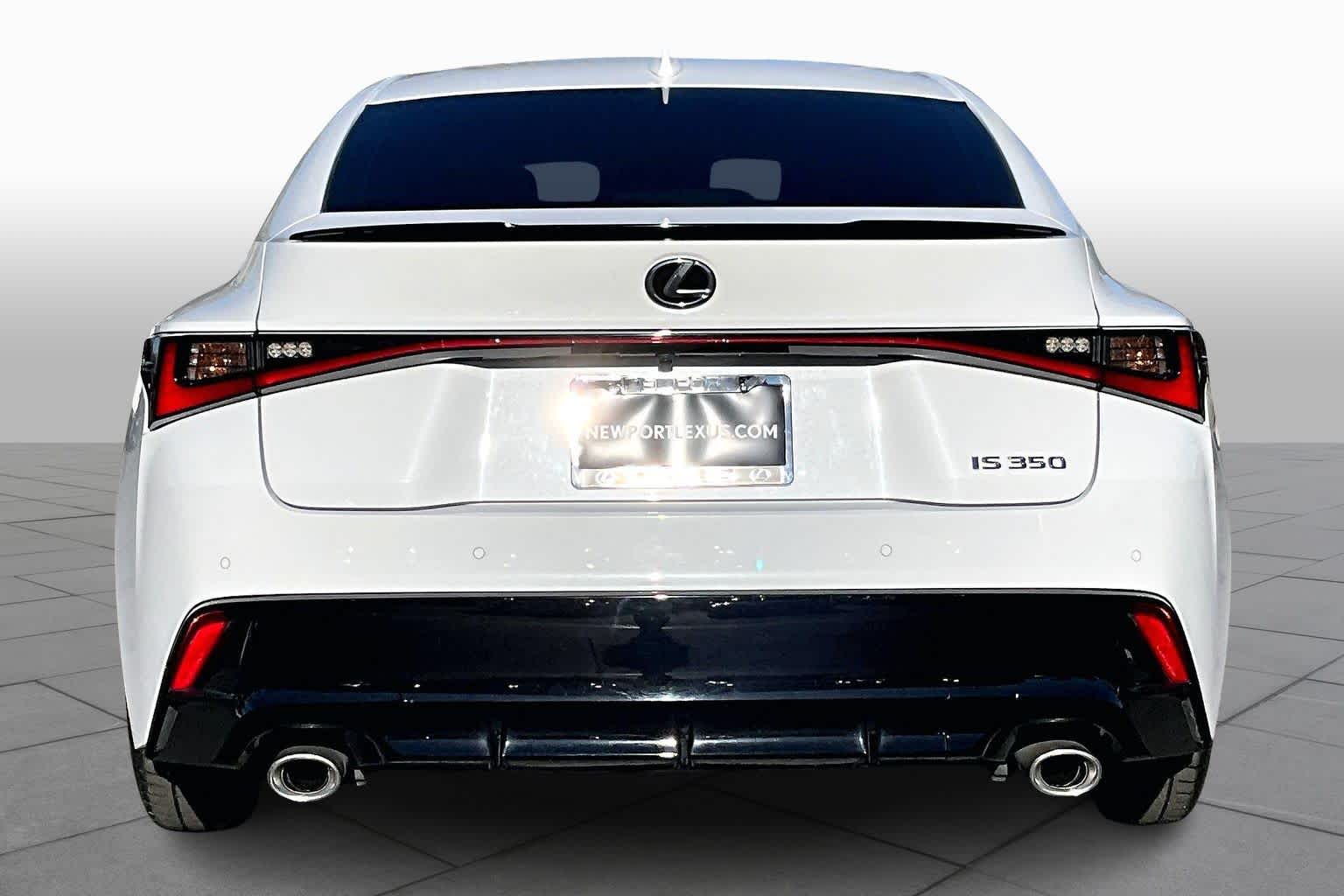 2023 Lexus IS 350 F SPORT photo 4