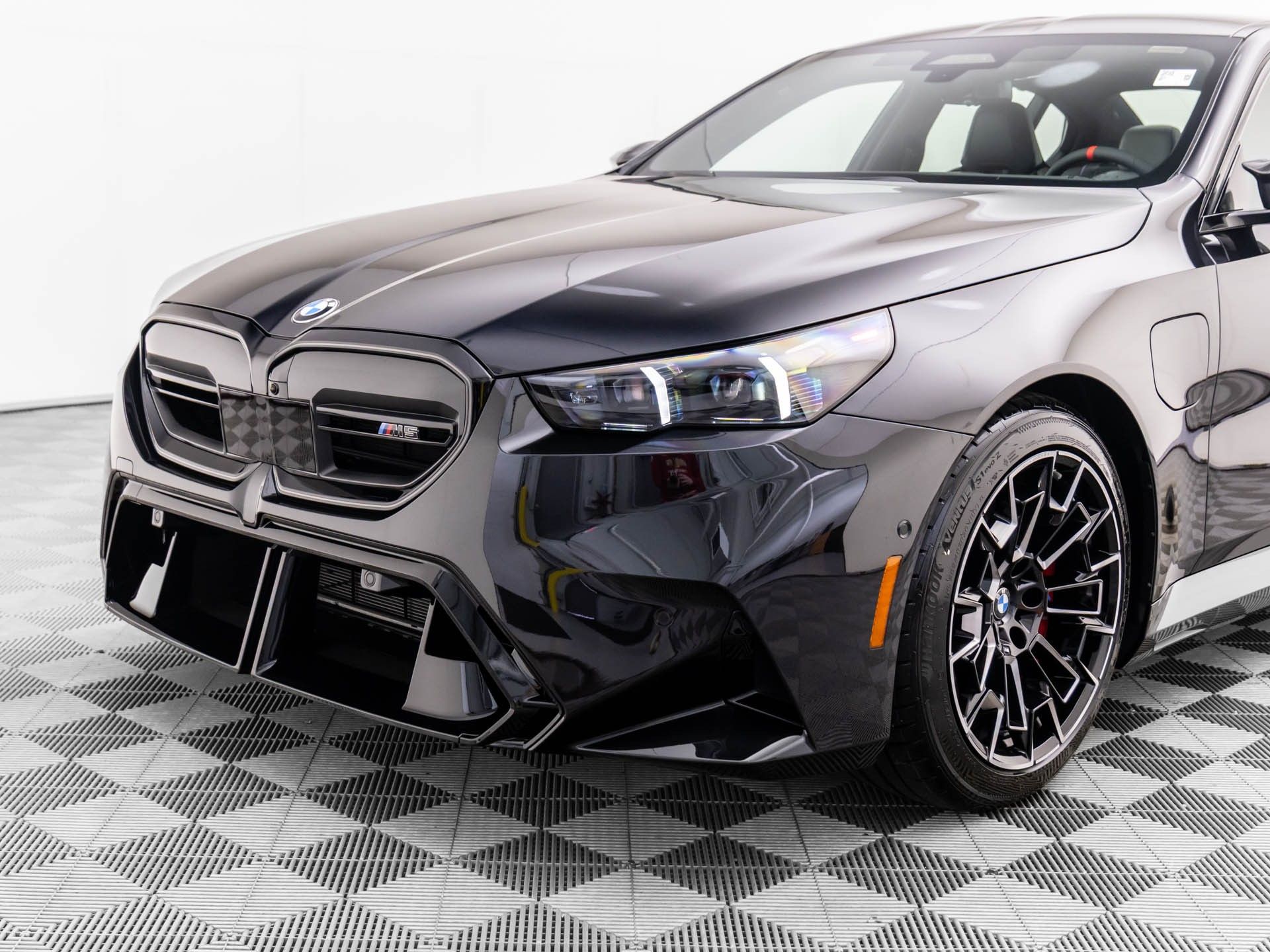New 2026 Black Sapphire Metallic BMW Base image 36