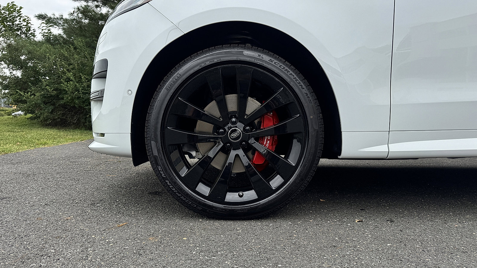 2025 Land Rover Range Rover Sport SE photo 9