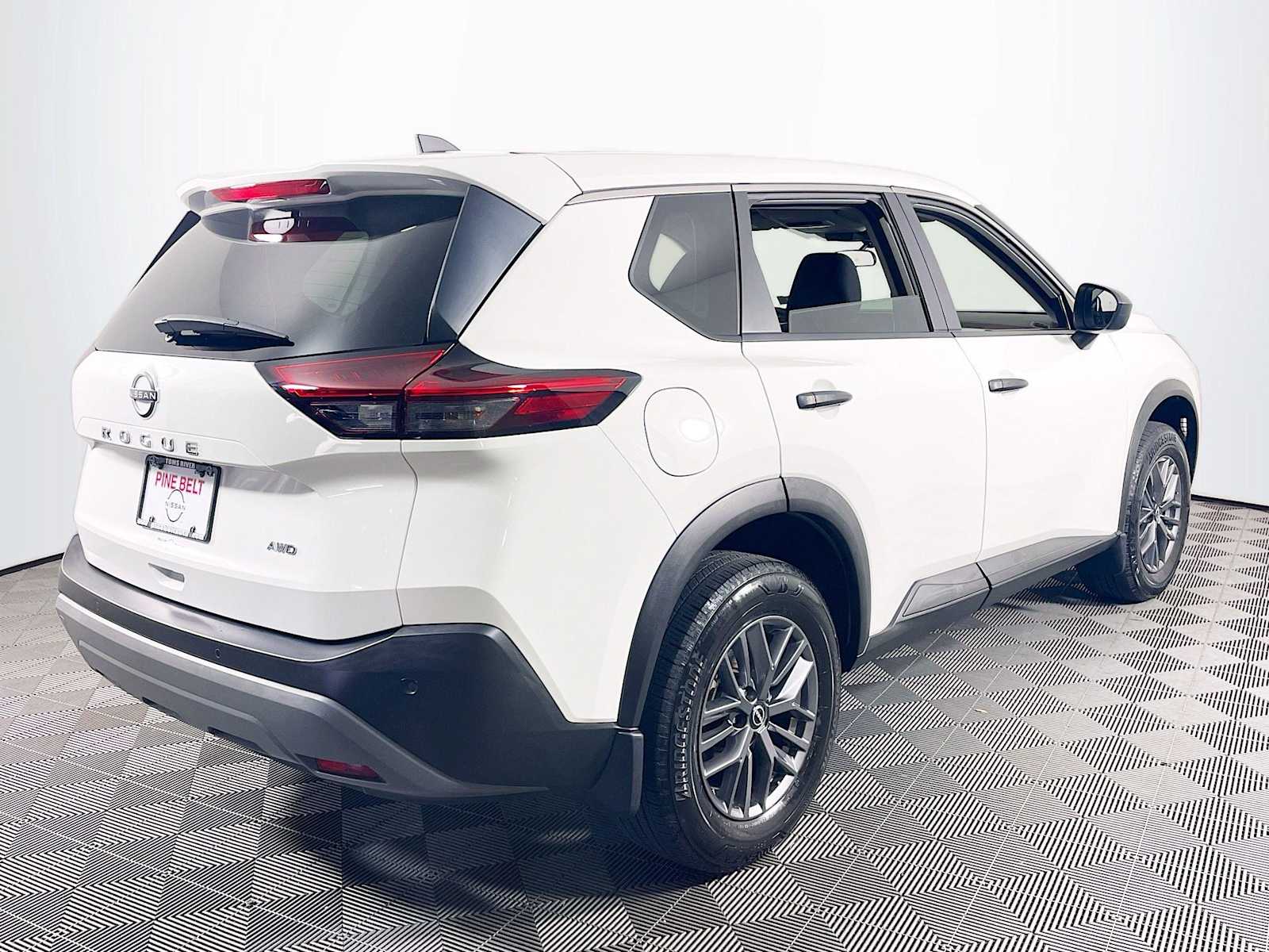 2023 Nissan Rogue S photo 2