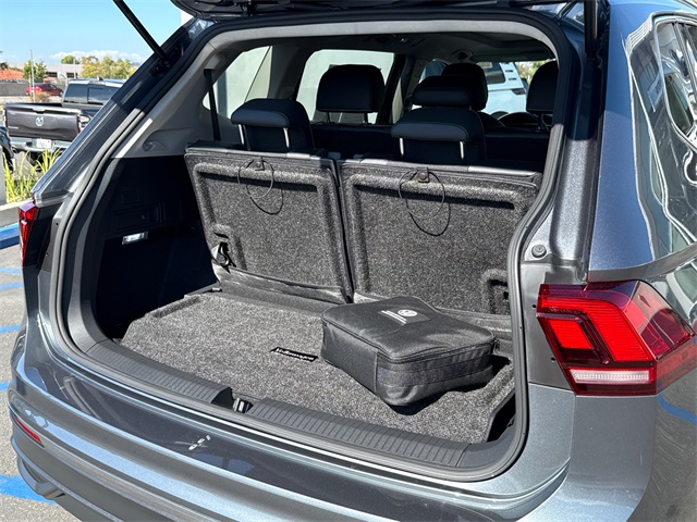 2023 Volkswagen Tiguan SE photo 12