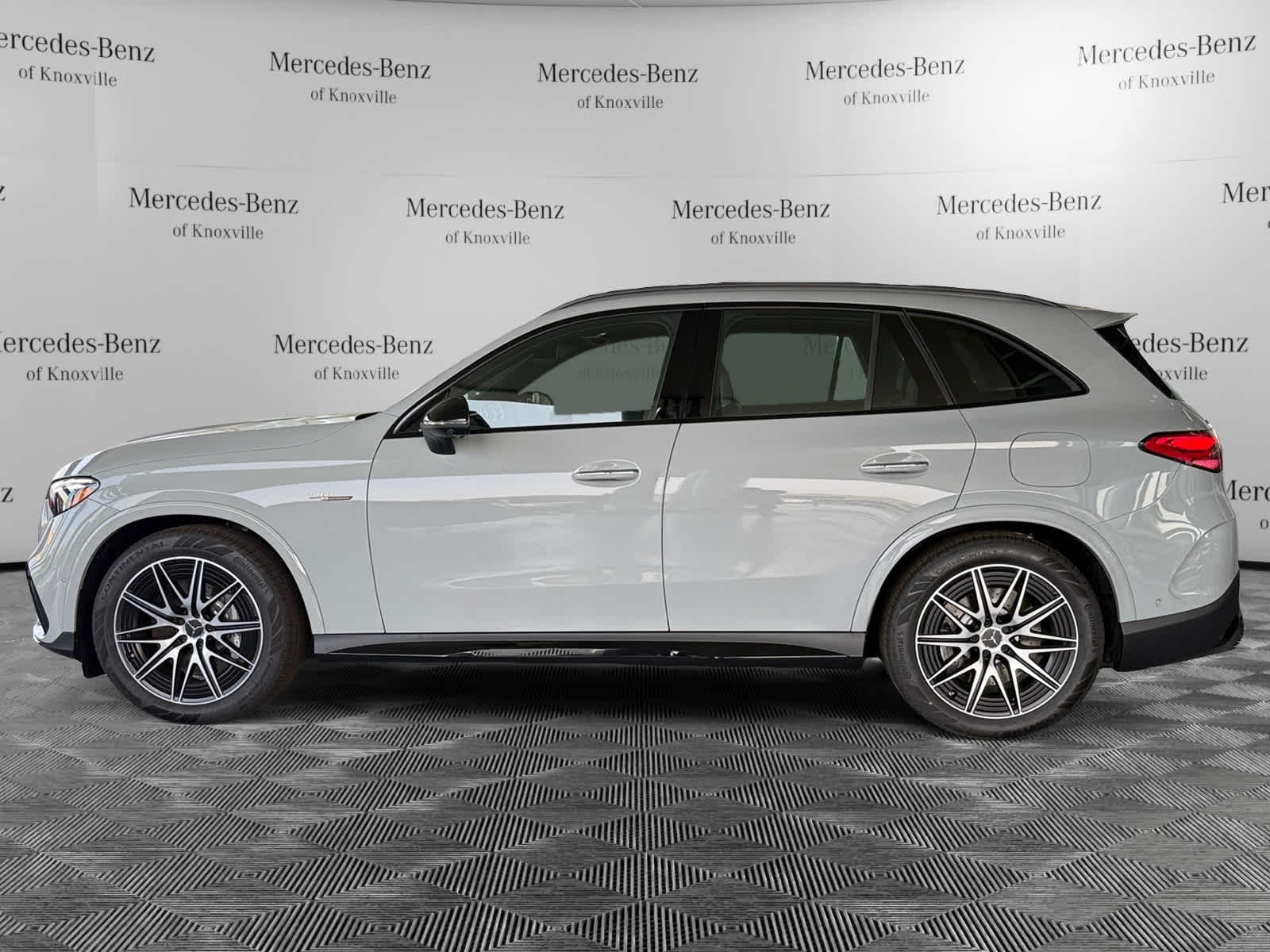 2025 Mercedes Benz GLC 63 S E PERFORMANCE photo 2