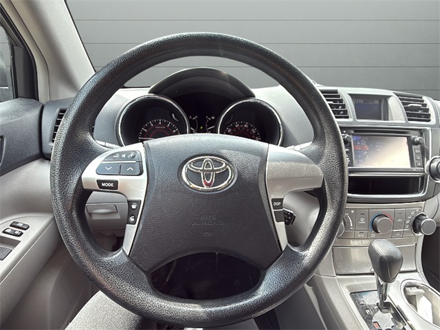 2013 Toyota Highlander Base Plus photo 15