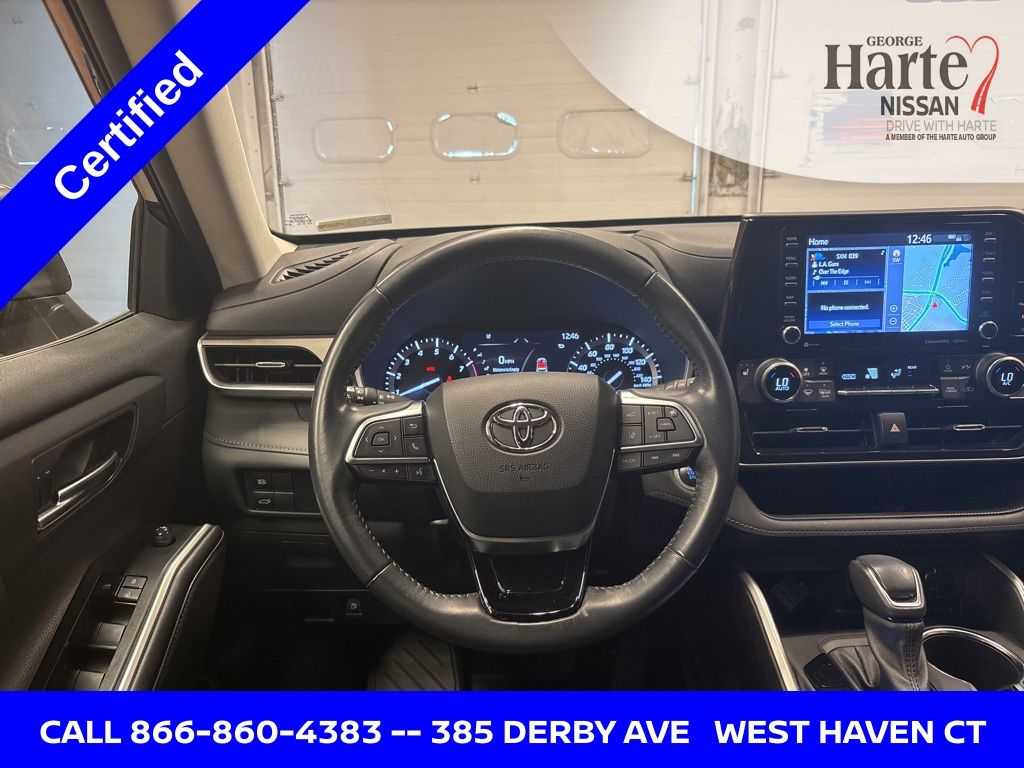 2021 Toyota Highlander XLE photo 14