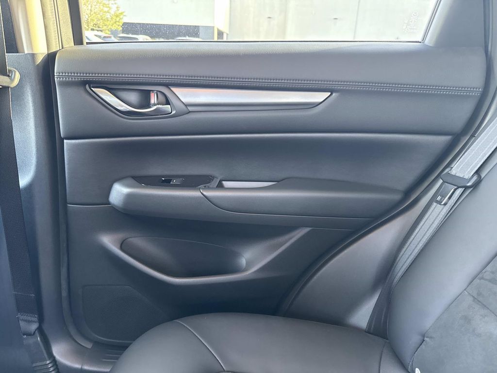 2022 Mazda CX-5 2.5 Select photo 14