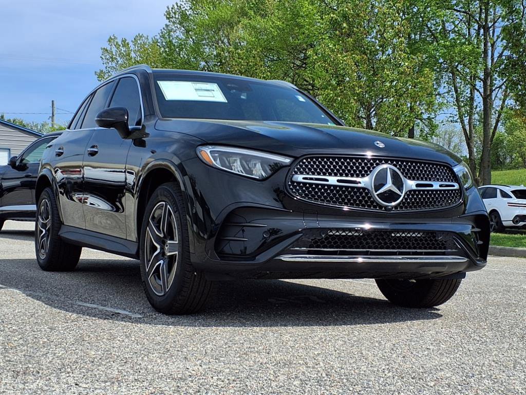 2025 Mercedes Benz GLC 300 4MATIC photo 2