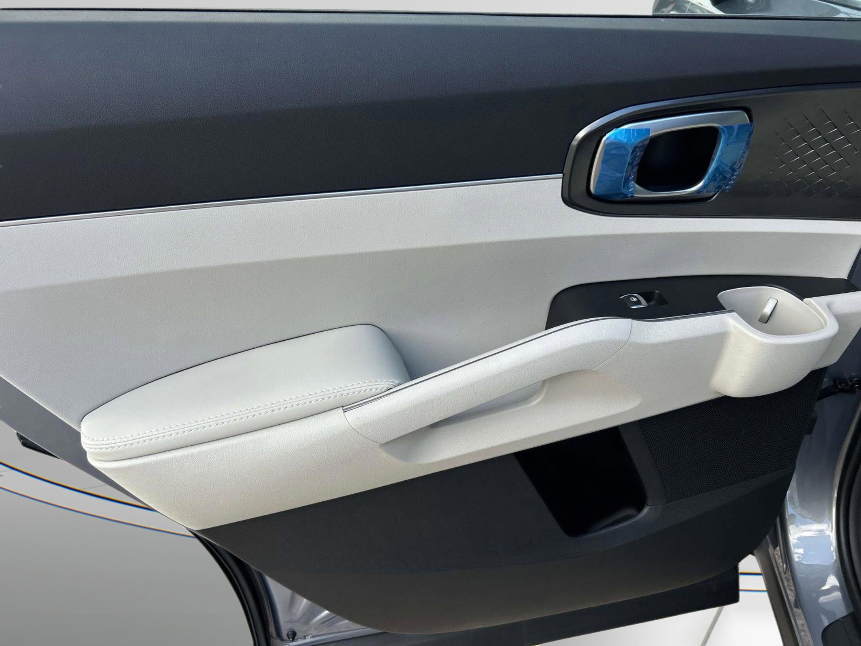 2025 Kia Sorento S photo 17