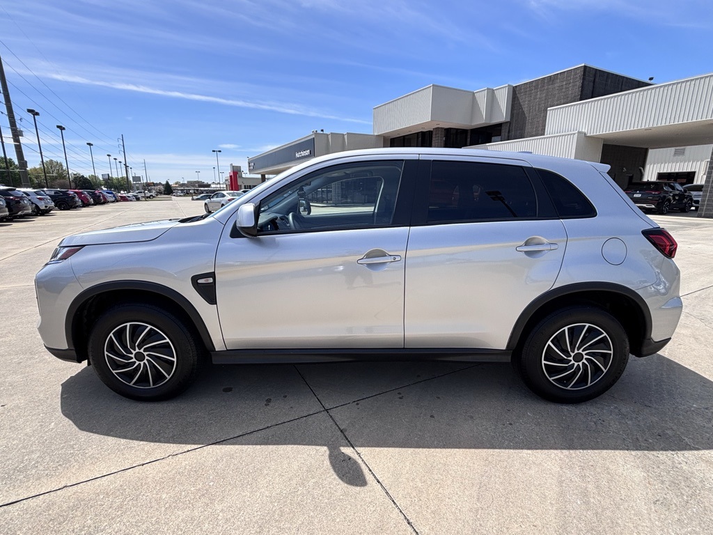 2024 Mitsubishi Outlander Sport S photo 3