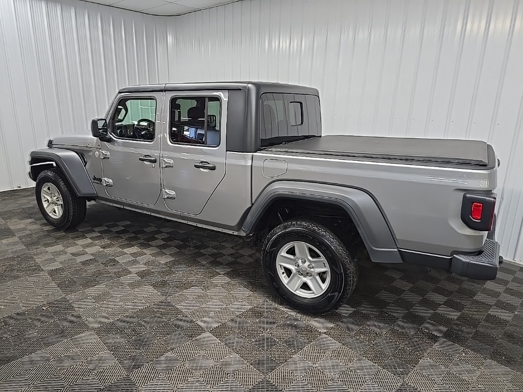 2020 Jeep Gladiator Sport photo 4