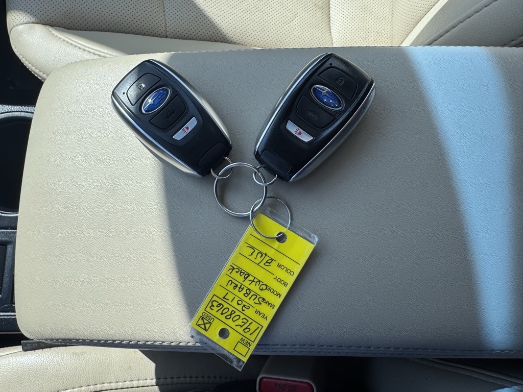 2017 Subaru Outback 2.5i photo 2
