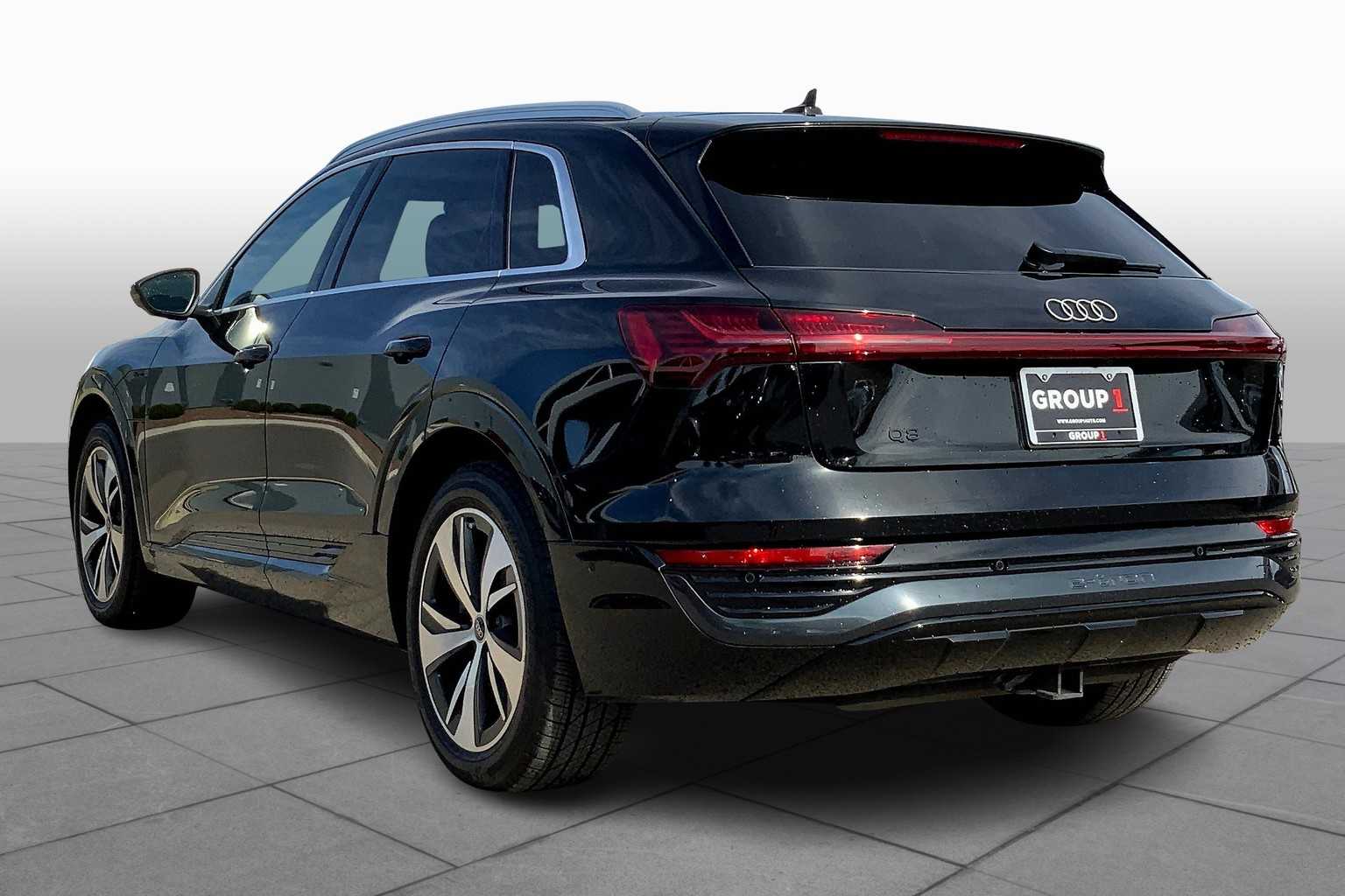 2024 Audi Q8 E-tron Premium Plus photo 8