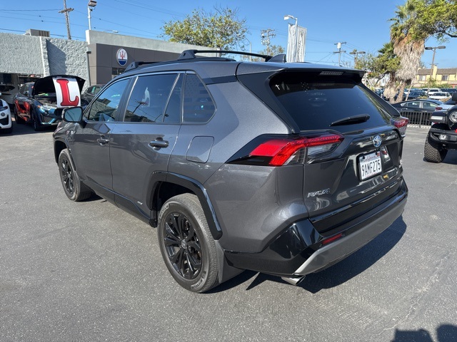 2022 Toyota RAV4 Hybrid SE photo 3