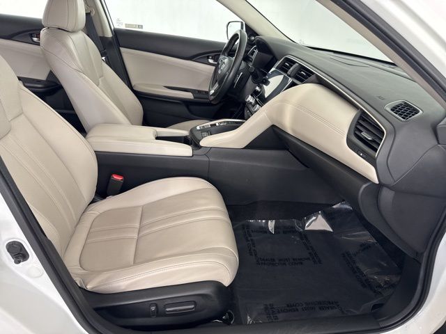 2022 Honda Insight Touring photo 21