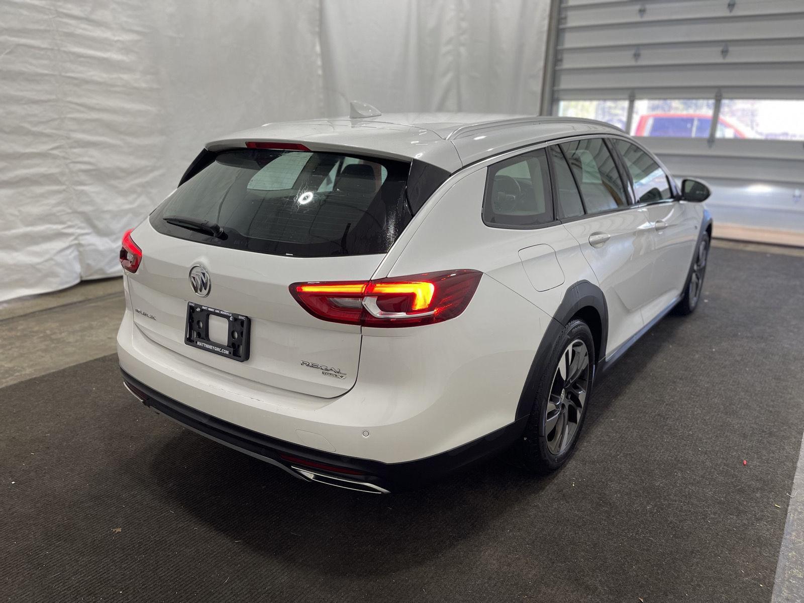 2018 Buick Regal TourX Essence photo 4