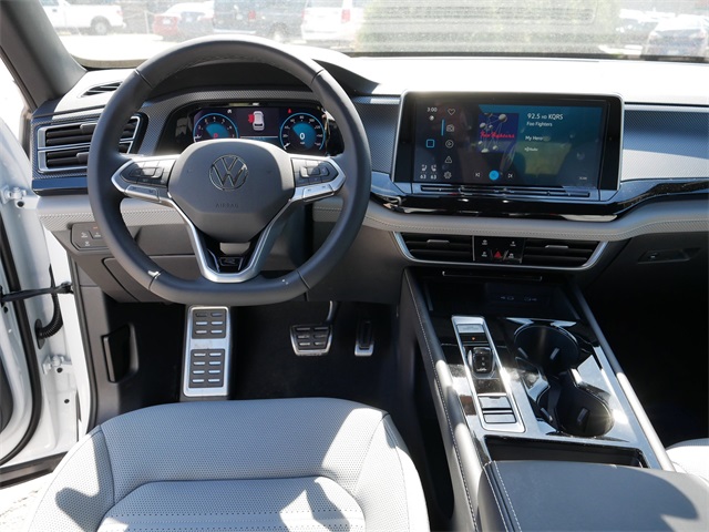 2025 Volkswagen Atlas Cross Sport SEL R-Line photo 5