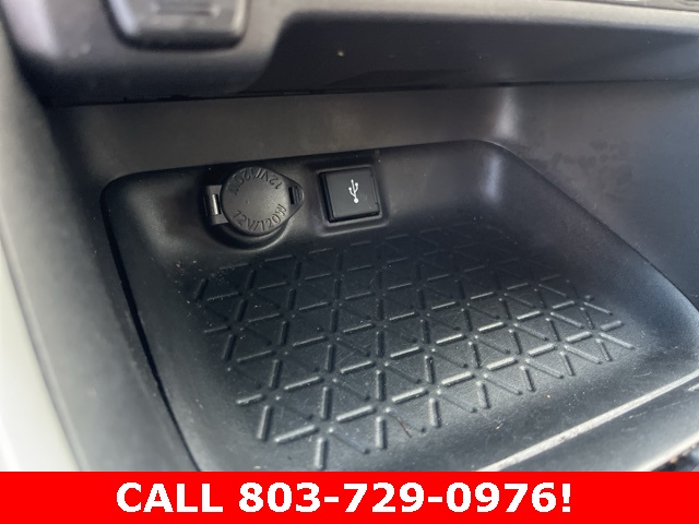 2021 Toyota RAV4 XLE photo 25