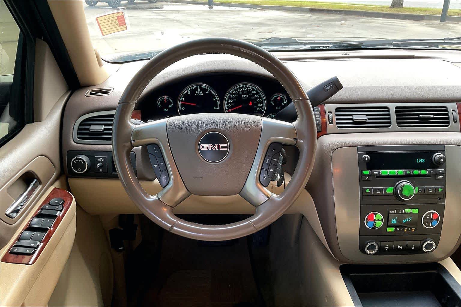 2012 Gmc Yukon SLE photo 2