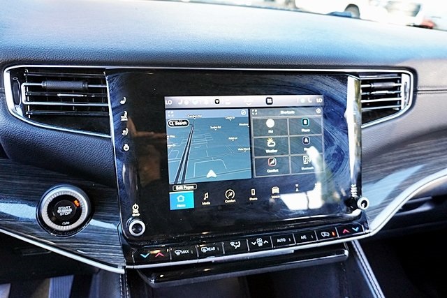 Used 2022 White Jeep Series II image 24